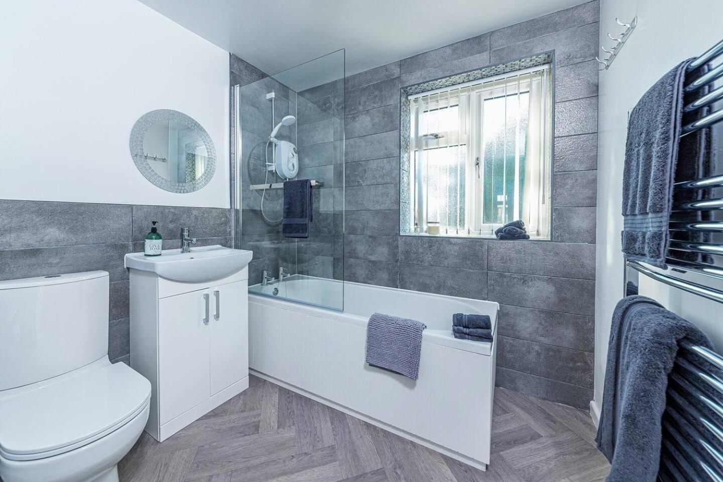 Dudley-Hospital-3Bed-Parking-Long Stay-Contractor بريرلي هيل المظهر الخارجي الصورة
