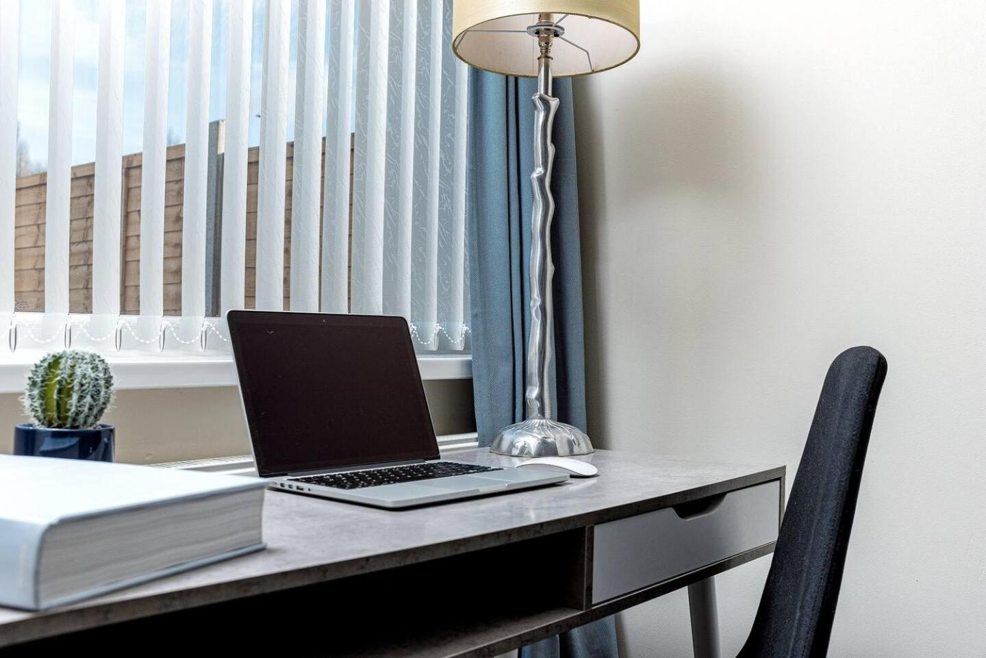 Dudley-Hospital-3Bed-Parking-Long Stay-Contractor بريرلي هيل المظهر الخارجي الصورة